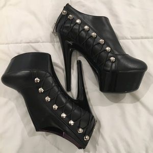 Corset black heels